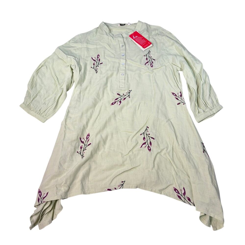 NWT max kurta, kurti light green floral embroidered 3/4 sleeve tunic. Size L.